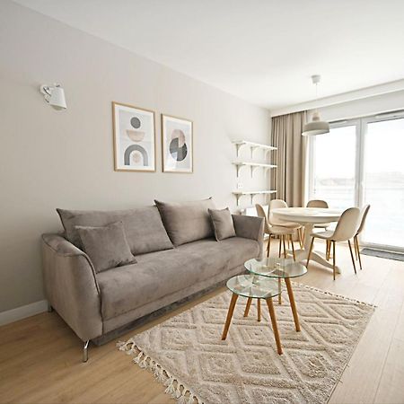 Beige 3City Apartment With Parking In Gdansk By Noclegi Renters Экстерьер фото