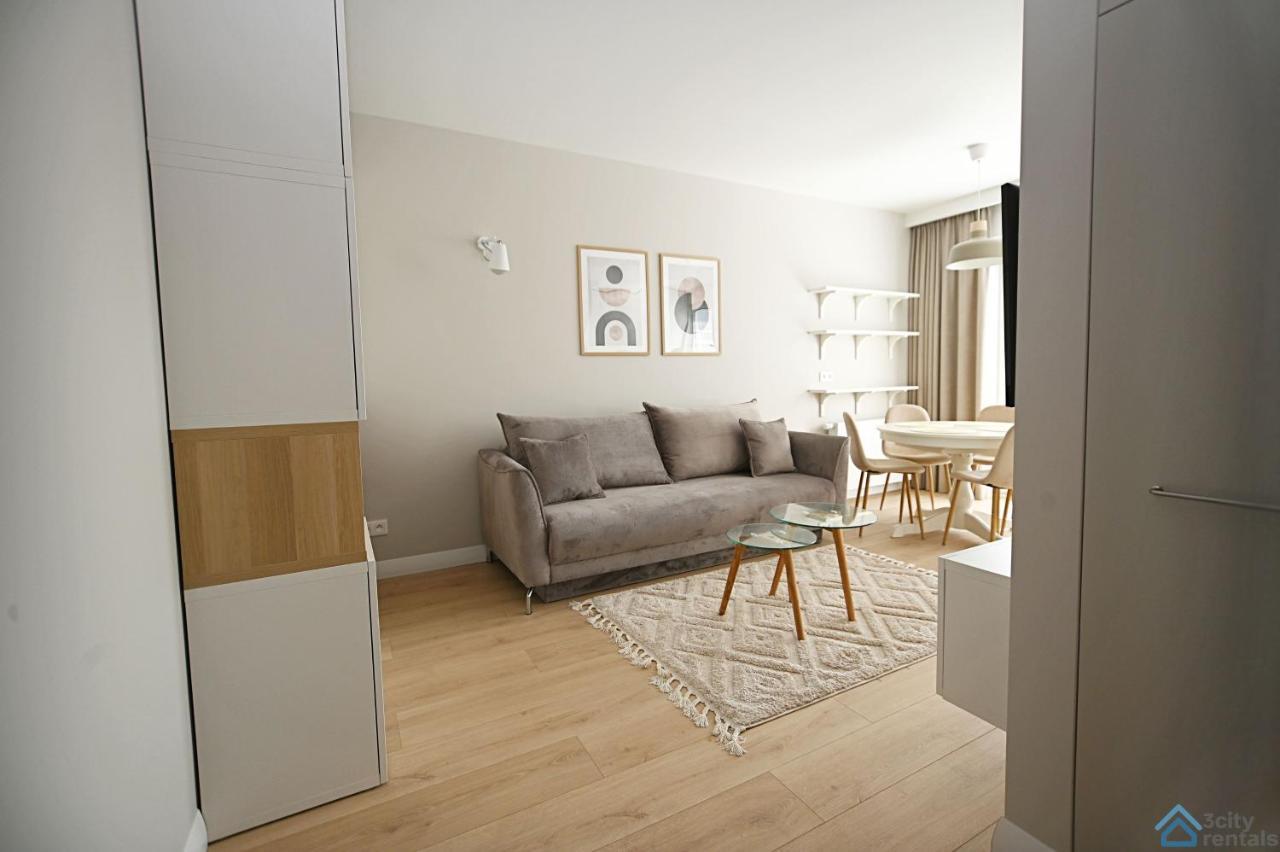 Beige 3City Apartment With Parking In Gdansk By Noclegi Renters Экстерьер фото