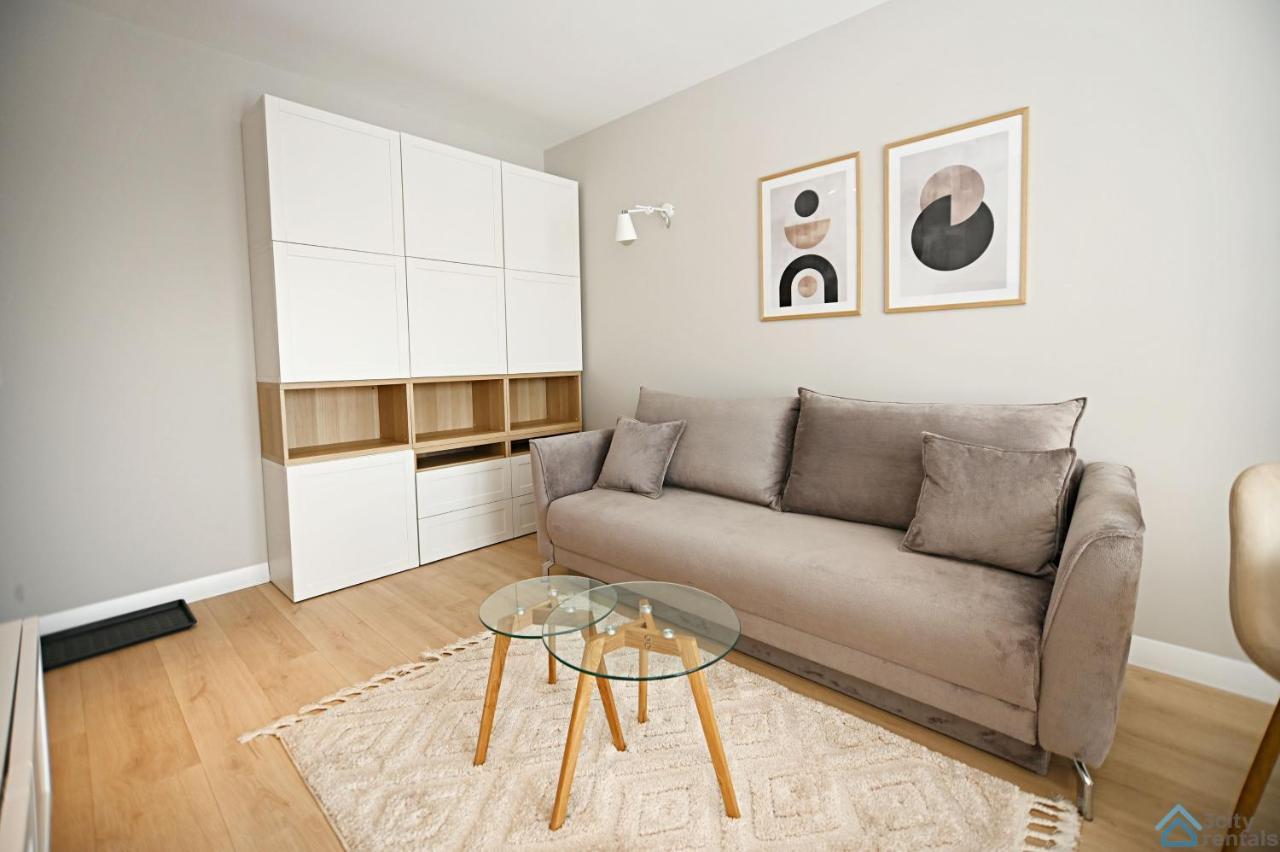 Beige 3City Apartment With Parking In Gdansk By Noclegi Renters Экстерьер фото